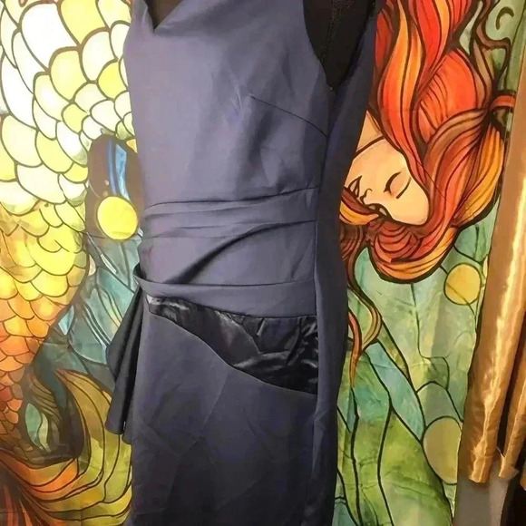 Venus Ruffle detail Dress size Large - Picture 9 of 10